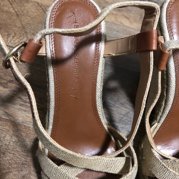 Banana Republic Wedges Size 8 - Picture 2 of 8